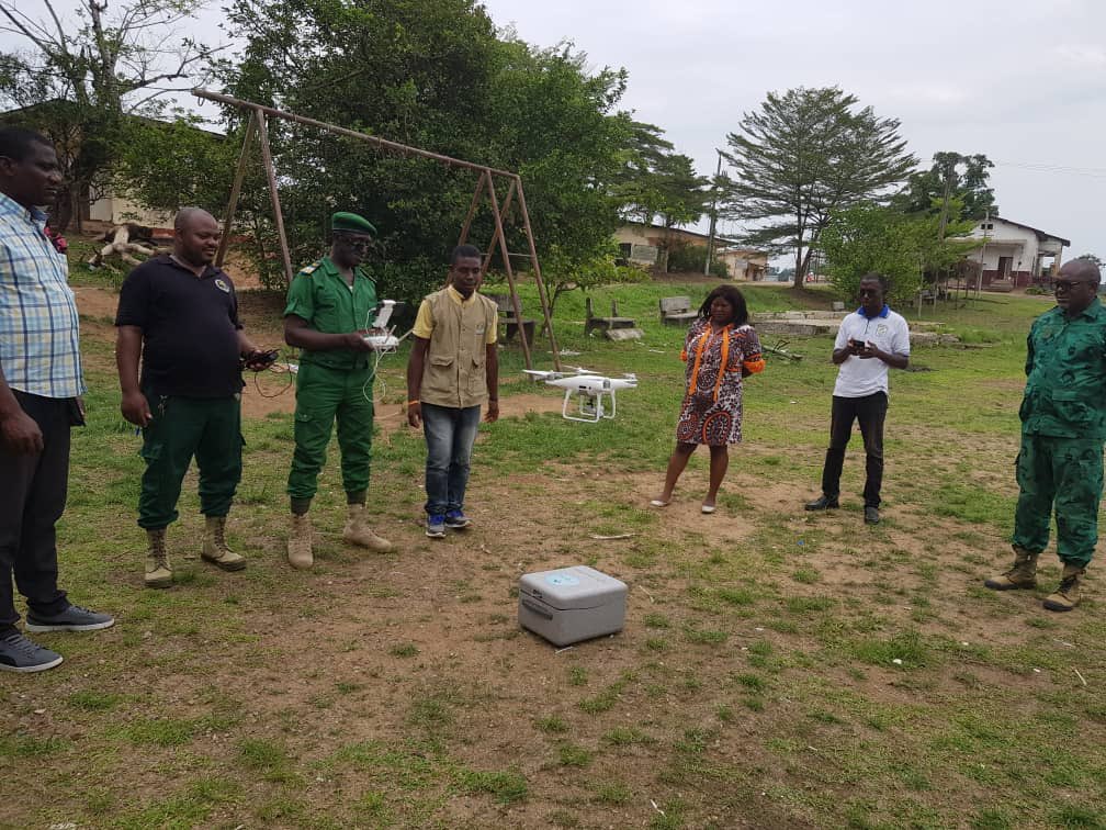 AJESHCameroon's tweet photo. Staff from the Ministry of Forestry and Wildlife, Ministry of Environment, Yabassi and Yingui Councils and other stakeholders are participating in a 3 day Capacity Building Workshop and field research on Deforestation Monitoring and reporting using WRI-GFW tools and drone. 
AJESH https://t.co/V8c6zKlj3U