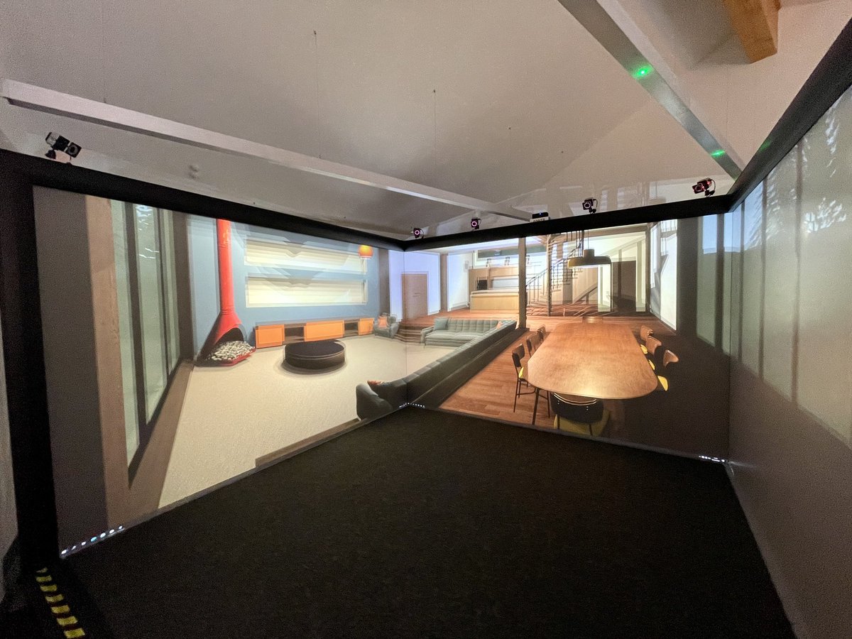 CovUniSim's tweet image. Stepping out into a #VRCave… with the good folk @oxford_brookes #TechViz looking at new forms of #immersive #tel for potential application and use @covcampus it was a enlightening trip and interesting in a very strokey-chin kind of way 🤔 #watchthisspace