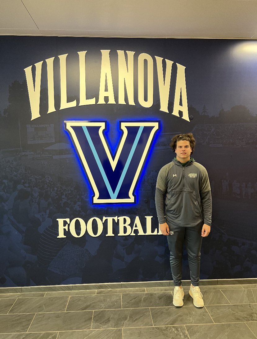 Dallas_Hurley_'s tweet photo. Had a great day at Villanova, watching practice, touring their facilities and meeting the coaches! Thank you @CoachChrisBoden @CoachRiede and @coachferranteVU for telling to me about the program and answering all of my questions! @Nigel_McSween1 @Coach_Leo24 https://t.co/3WUFgk99g6