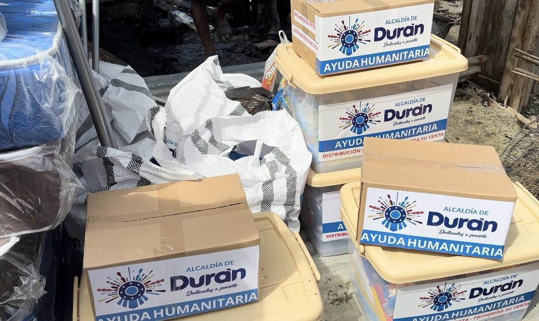 A través de la Dirección de Gestión de Riesgos, Obras Públicas y Desarrollo de la Comunidad se está brindando la ayuda necesaria a las familias damnificadas del incendio registrado esta madrugada en Brisas del Recreo.