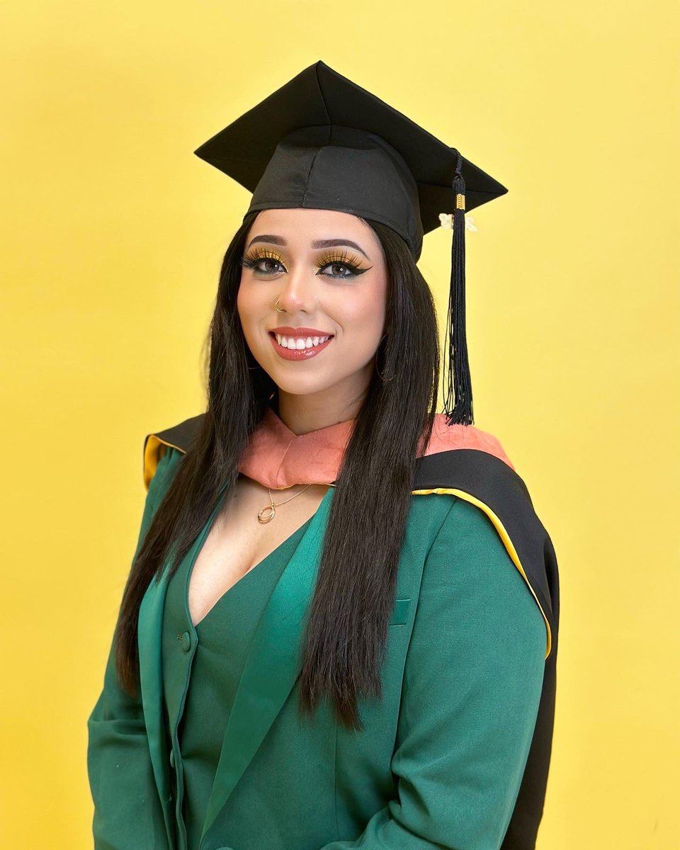 PimpMommaG's tweet photo. Master of Public Health in Community Health Science #MPH #FirstGen https://t.co/OqEgmy7eE9