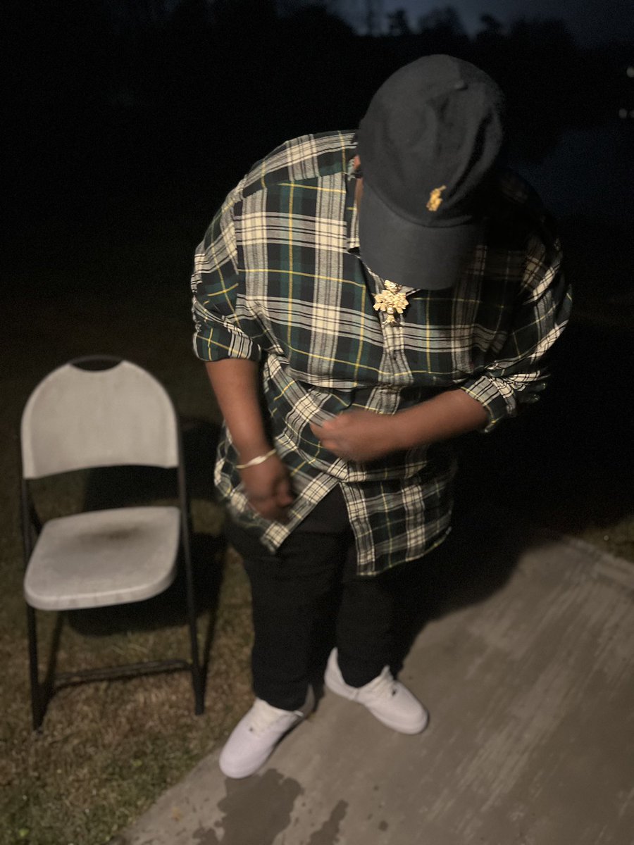 Raeslum's tweet photo. I’m in love with trappin and dirty dollers https://t.co/M5P1sItGpo