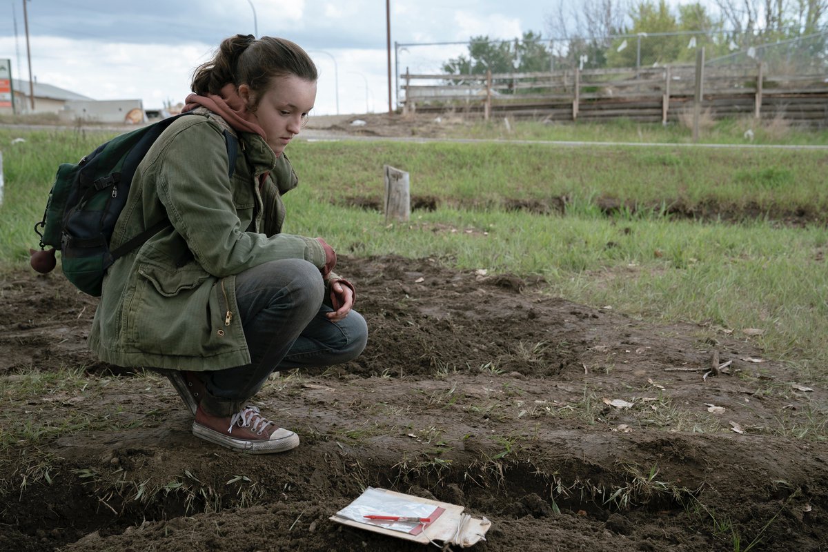 SonySoundtracks's tweet photo. Bella Ramsey as Ellie. 👏

That's it. That's the tweet.

*cue #TLOU theme*
https://t.co/0yYFrCmF8V https://t.co/ECVuJchUep
