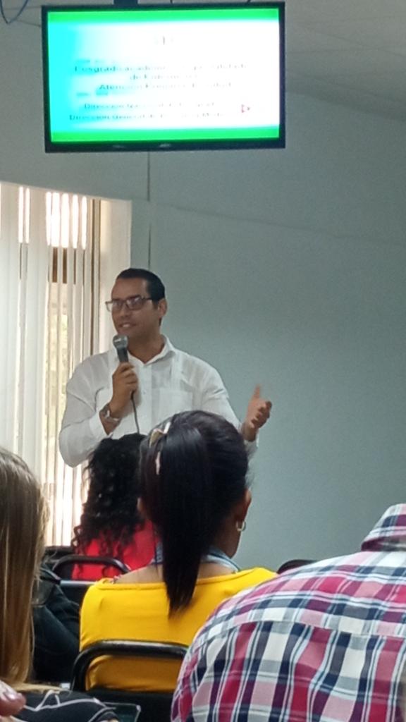 ArelysLic's tweet photo. La superación profesional toma un espacio pertinente al debate para estimular y elevar el nivel cientifico técnico en el taller nacional de Enfermería para directivos de APS.
#SomosContinuidad 
#SomosCuba 
#ConvocatoriaAbierta https://t.co/NrBJJV9usw