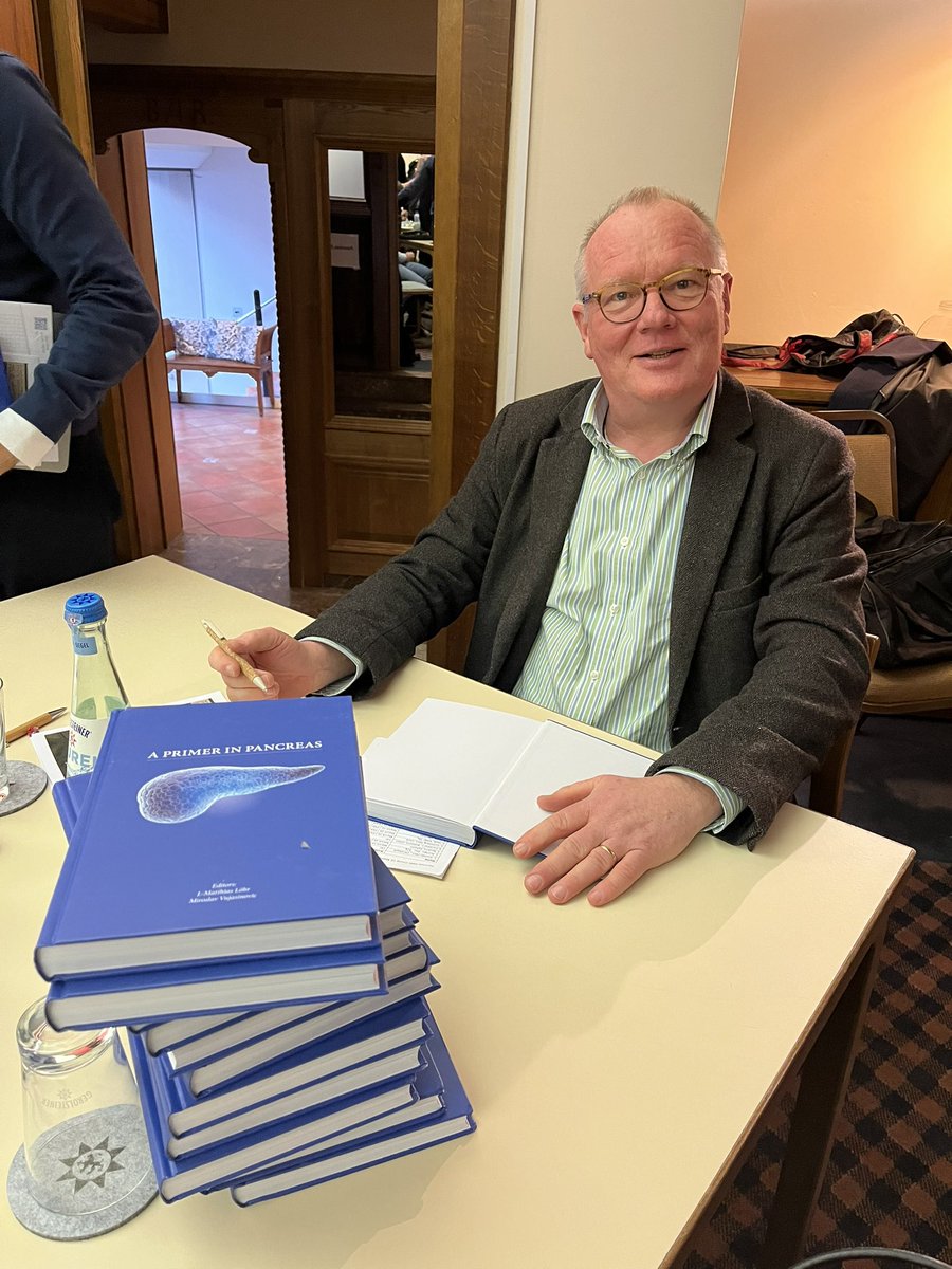 YOUPPIE Pancreas (@youppiepancreas) on Twitter photo Who wants a copy of this bible of Pancreatology?! 🔥
Did you say that you want it signed by the author ✍️?!?! Who wants a copy of this bible of Pancreatology?! 🔥
Did you say that you want it signed by the author ✍️?!?!