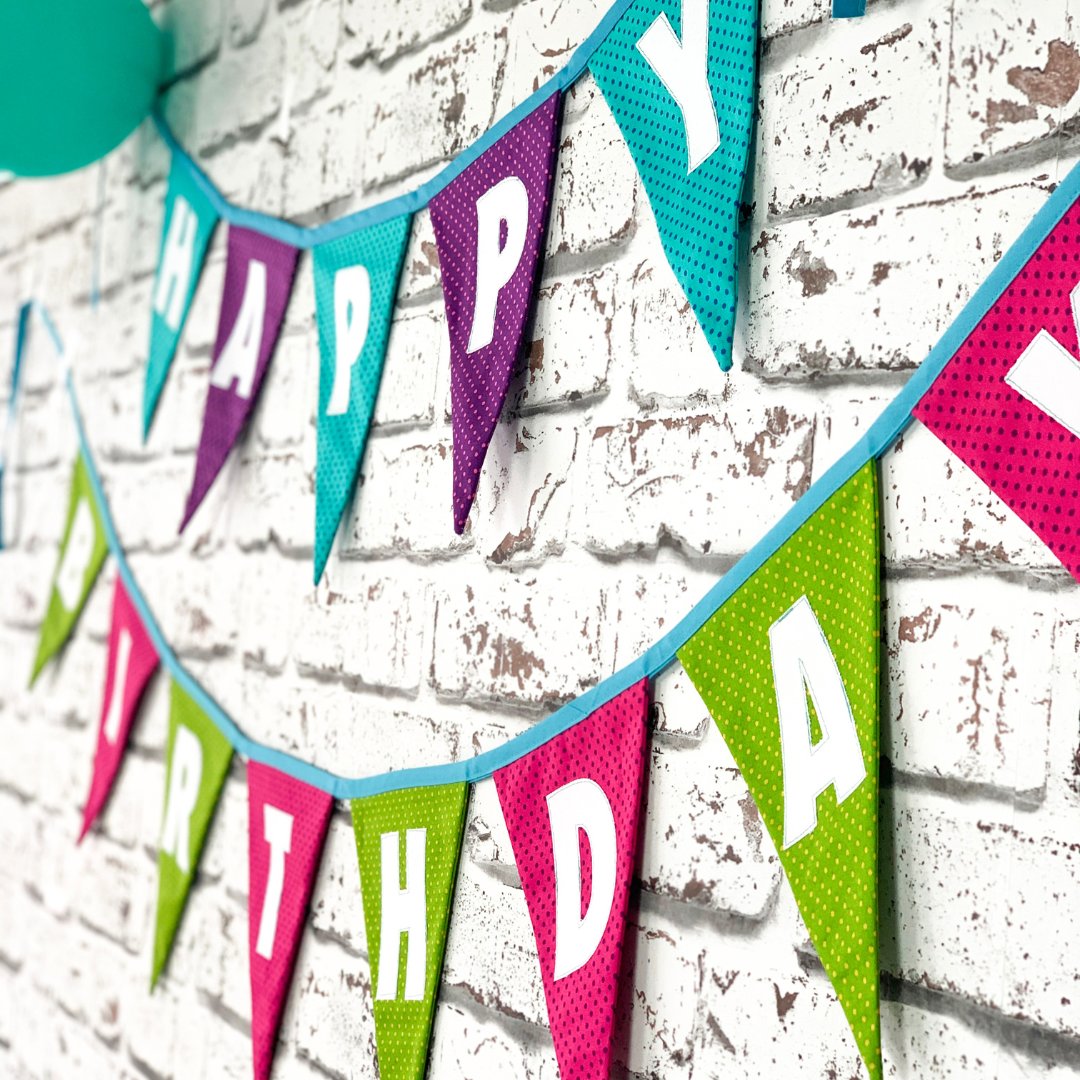 PlushAddict's tweet image. Looking for a great way to reduce waste and add a fun handmade touch to your next birthday celebrations? 🥳

Check out this free sewing tutorial for making #ecoconsious reusable birthday bunting!

bit.ly/3YRJtQ7

#sewingtutorial