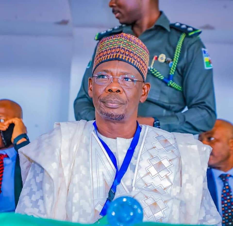 My Nasarawa people follow who know road, no allow anybody use ur head o! 
Vote for AA Sule Governor of Nasarawa State for second term. 

#AASule 
#Nasarawastate 
#secondterm