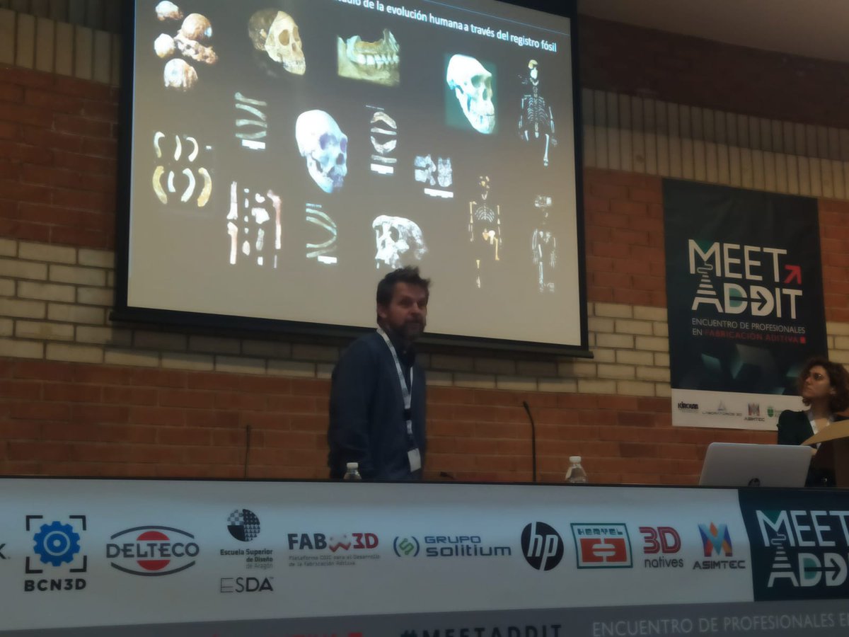 PFab3d's tweet photo. ▶️FAB3D en #meetaddit 
"Impresión 3D y anatomía evolutiva en fósiles humanos"

💀Markus Bastir-Carlos Palancar: impresión3D en el lab de morfología virtual del Museo de Ciencias Naturales @mncn_csic 

🖐️Marta Fernandez: impresión3D para lograr inclusión en exposiciones del museo https://t.co/Qr1CxXXKiu