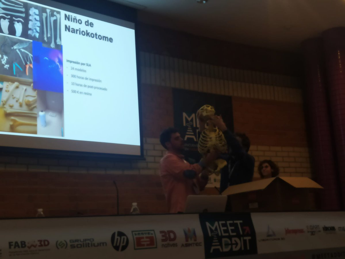 PFab3d's tweet photo. ▶️FAB3D en #meetaddit 
"Impresión 3D y anatomía evolutiva en fósiles humanos"

💀Markus Bastir-Carlos Palancar: impresión3D en el lab de morfología virtual del Museo de Ciencias Naturales @mncn_csic 

🖐️Marta Fernandez: impresión3D para lograr inclusión en exposiciones del museo https://t.co/Qr1CxXXKiu