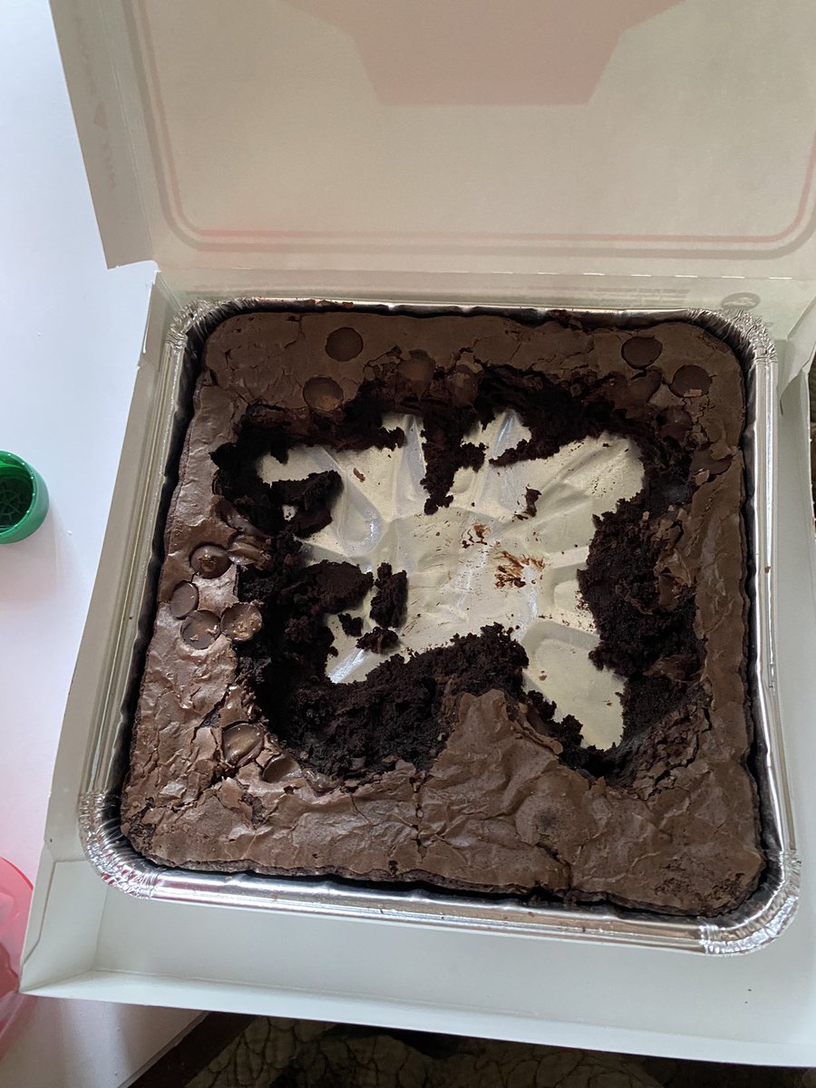 forkgirl1's tweet photo. how @spoonkid3 decided to eat our pizza hut brownie… https://t.co/o9HlqlQrJF