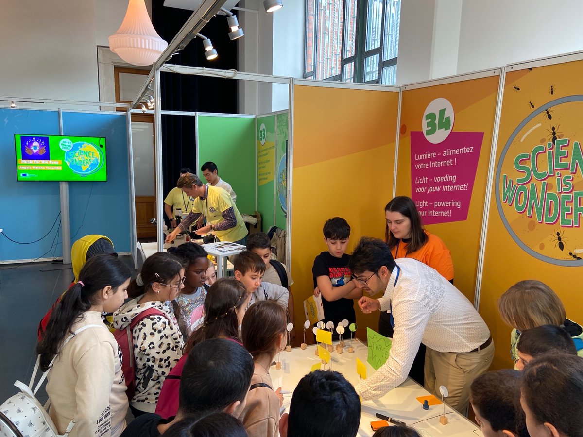 SimpperM's tweet photo. Chayan is showcasing his research at #ScienceIsWonder in Brussels. Don't forget to say 'Hello' to @ChayanBishayee at #ScienceIsWonder and follow his PhD adventures on twitter.
@MSCActions @REA_research #EUFundedResearch #PhD #MSCAITN https://t.co/UyniF2VoMt