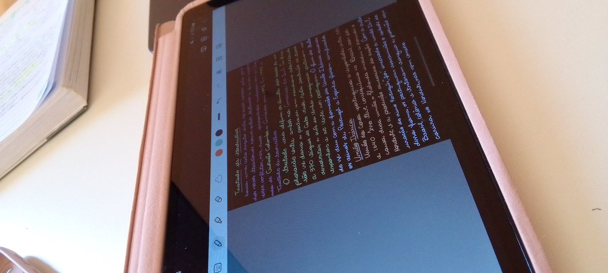 zangstudy's tweet image. tristemente estudando para geografia 🙏🏻