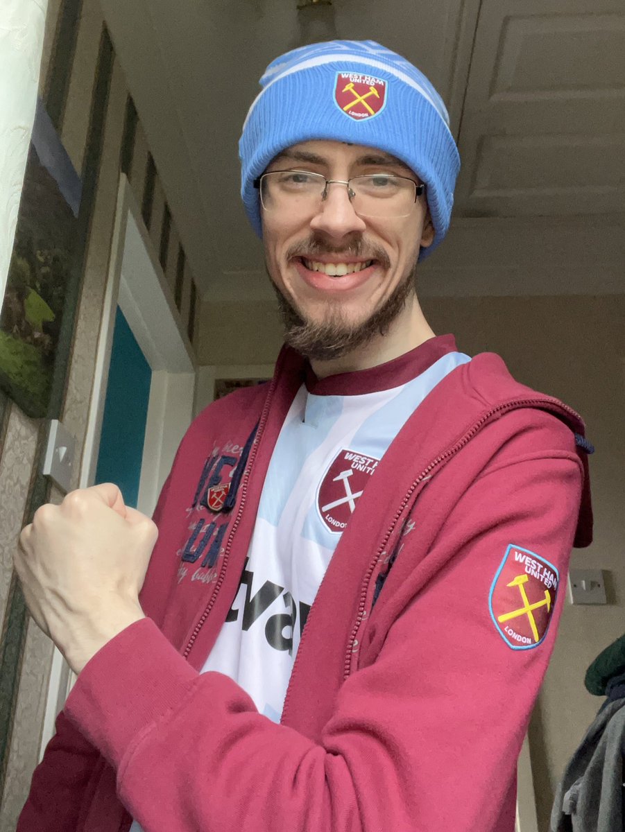 drwhofan_194's tweet photo. Off to my first European game! #COYI #WHULAR โ๏ธ๐ซง https://t.co/fVdeiPVRx4