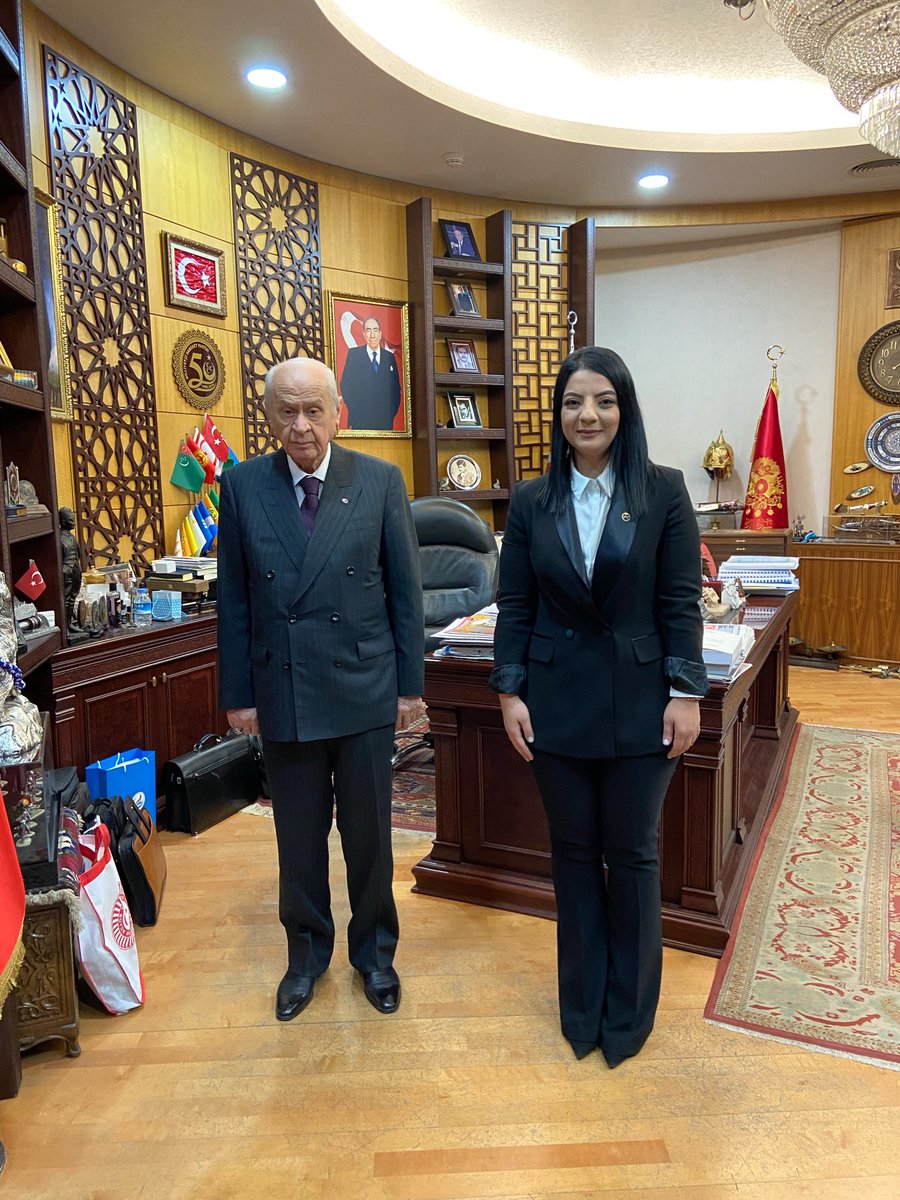 Cumhuriyetimizin 100. yılında gerçekleşecek olan 28. Dönem Milletvekili Genel seçimleri için Kayseri seçim bölgesinden Milletvekili aday adaylığı başvurumu tamamladıktan sonra Kıymetli Liderimiz Sayın Devlet BAHÇELİ Beyefendiyi ziyaret ederek hayır duasını aldım.