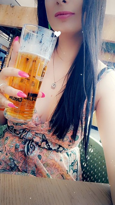 Ohhh #TwitterBlue est la ☑️  Pour la peine ? On trinque ?   #apero #beer #biere https://t.co/L0BifTt<a href="/tag/twitterblue"class="tags">#TwitterBlue</a><a href="/tag/beer"class="tags"><span>#beer</span></a><a href="/tag/apero"class="tags"><span>#apero</span></a><a href="/tag/biere"class="tags"><span>#biere</span></a>