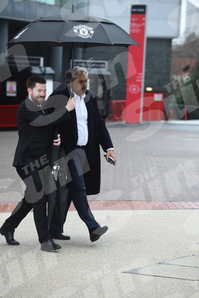 centredevils's tweet photo. 🚨🚨| A Strong Qatar team present at Old Trafford for talks includes: 

▪️Shahzad Shabaz (president of the 92 foundation)
▪️Fady Backhos - senior personal advisor to Sheikh Jassim
▪️Sam Powers - a global head at Bank of America
▪️Yasir Shah - MD Bank of America
▪️Various lawyers from international outfit Macfarlanes