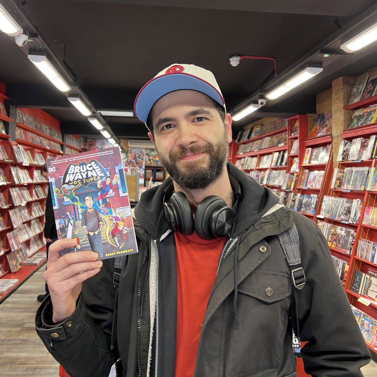megacitycomics's tweet photo. A huge thank you to @babayaro for popping into the shop today! His new book, ‘Bruce Wayne: Not Super’, written by @AuthorStuGibbs is available now at MegaCity Comics! #DCComics #Batman #NewComic #MegaCityComics https://t.co/zBpVxNvQaz