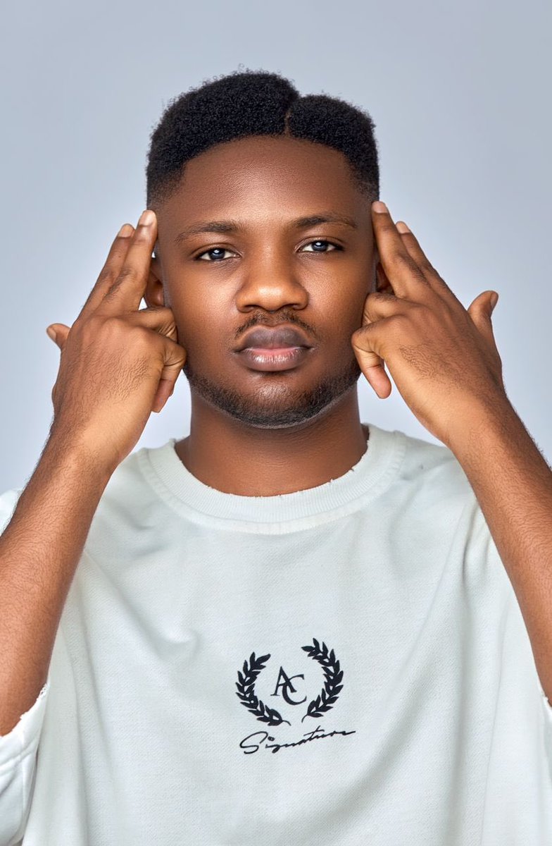_Lyricaljoe's tweet photo. Thank You Lyrical Republic for being patient and sticking with me. 

Let me see how massive we’ve become. 

Let me see your Hashtags!!! #PhotoAlbum 📸📸📸🫶🏾 https://t.co/SpJfy3Wat3