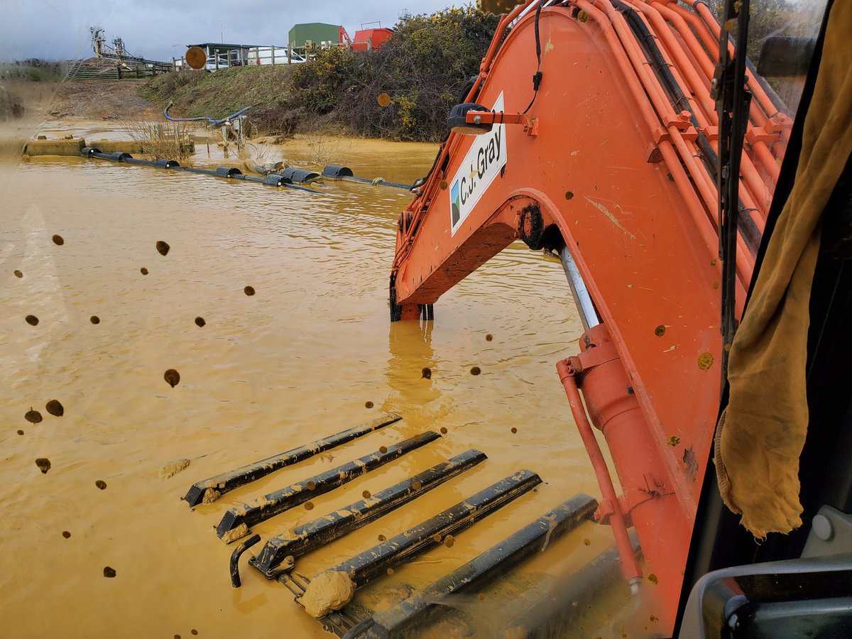 atlasduck's tweet photo. @benjaminjmiller Never mind the sea sickness, this machine needs a new seat due to my backside ingesting so much seat foam 😳 don't track where you've already dug 🙈 😁 #amphibious #excavators #heking
#loveitliveit https://t.co/vjYDGIH04U