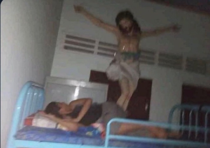 marcxssm's tweet photo. - porque no te gusta dormir en la casa de la abuela?

La casa de la abuela: https://t.co/RVlFVg5b3N
