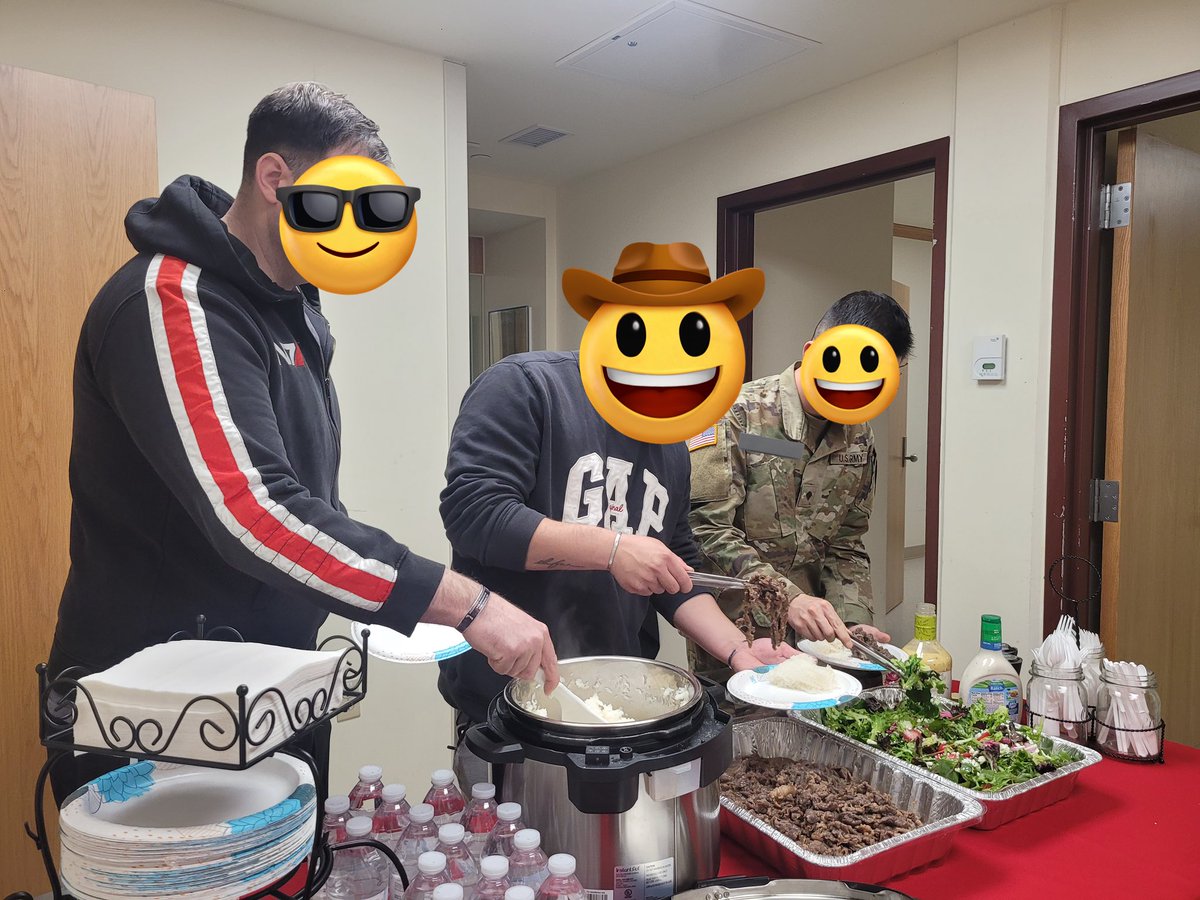 okayestPAO's tweet photo. Served bulgogi and rice to Soldiers in in-processing barracks today❤️ They are supposed to leave the post so we brought Korean food to them🤓 I’m glad they loved Korean food! #GatewaytoKorea #AssignmentofChoice https://t.co/5ClZZzkCcW
