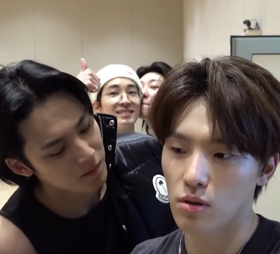 wonubliss's tweet image. wonwoo and minghao 🥰