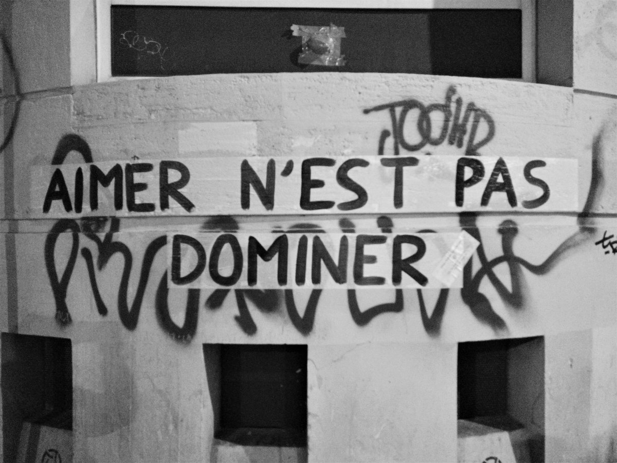 collages_ve's tweet photo. AIMER N'EST PAS DOMINER. 
#collagesfeministes #sexisme #ViolencesConjugales #violencesmachistes https://t.co/Fbo2iW8mQd