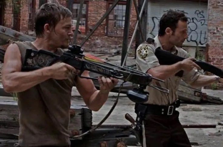 TWDUniverseNews's tweet photo. ⚔️ Brothers ⚔️ #TheWalkingDead https://t.co/K4OTvR6qf7