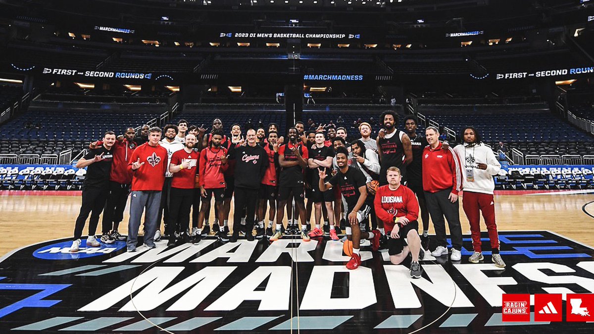 RGW_News's tweet photo. News out of Orlando:

Several players from the Louisiana Ragin Cajun Men’s Basketball team were arrested last night after being involved in a altercation at Disney World. 

Video evidence shows 4 of the players kicked and punched 2 Disney characters. https://t.co/rjgWYCFLPo