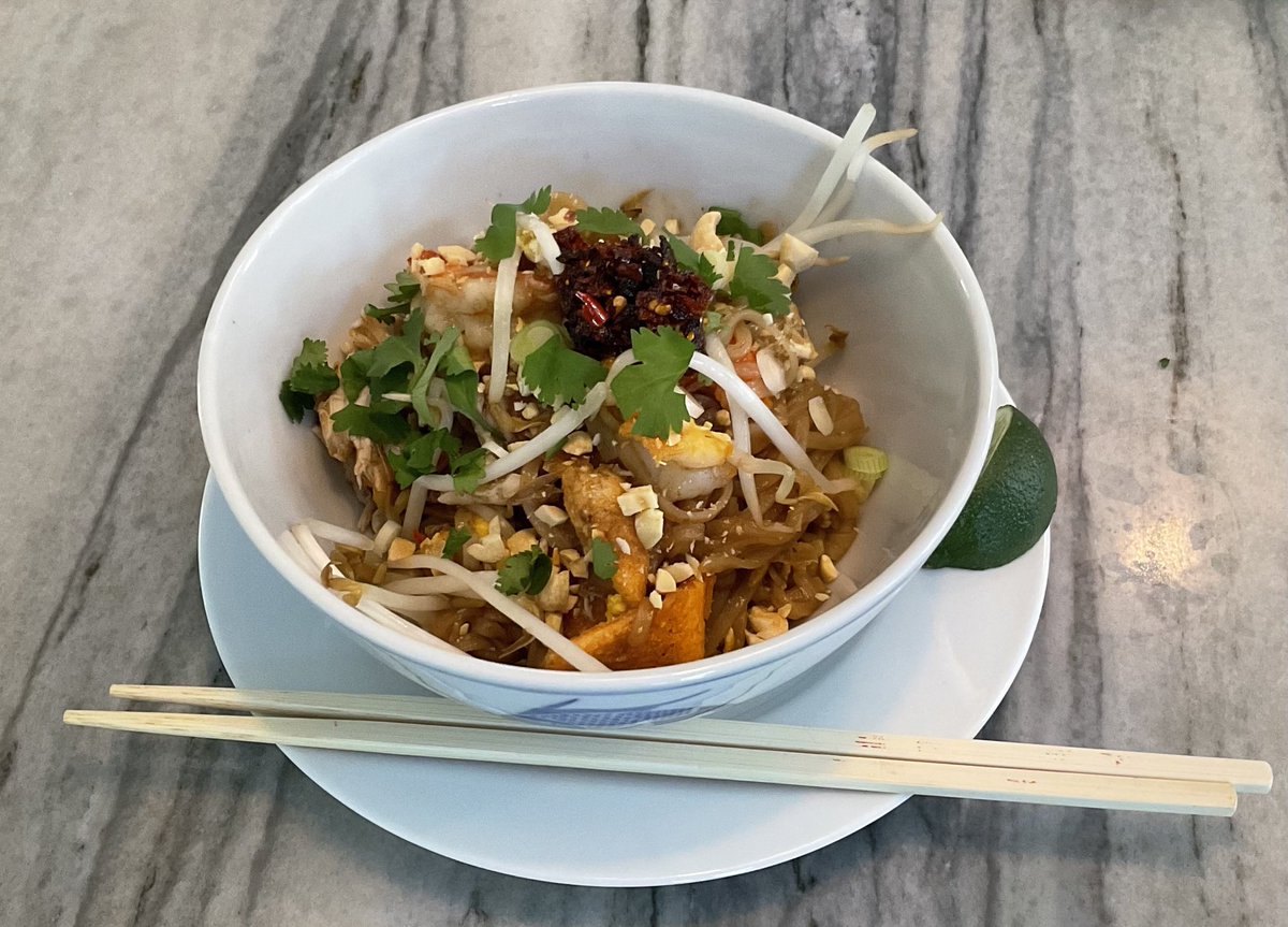 RunRideEatDrink's tweet photo. A delicious bowl of Pad Thai.  Great food starts with great ingredients. #redboatfishsauce https://t.co/SWy4B5h0XK