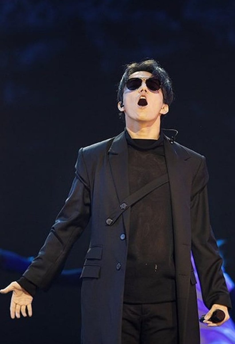 maria_krasznai's tweet photo. @TopTenOfficial @dimash_official 
#TopTenMusical
#ArtistaDelMesMarzo
#Dimash https://t.co/Kke5uSrhBI