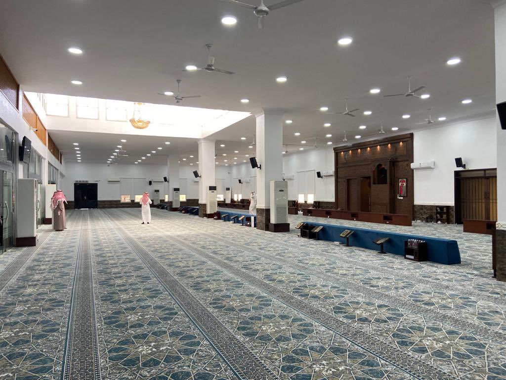 ghoroos's tweet photo. اُفتتح اليوم جامع السبيعي في سكاكا بعد ترميمه، وذلك بحضور مدير فرع وزارة الشؤون الإسلامية بالجوف الشيخ/ محمد الدخيل
ويتسع الجامع لأكثر من ثلاثة آلاف مصلّ، ومكون من دورين، ويتبعه حلقات للتحفيظ، وداراً نسائية، ومرفقاً لإكرام الموتى، ويعد الجامع الأبرز للصلاة على الجنائز بالمنطقة https://t.co/W4hKqSii9T