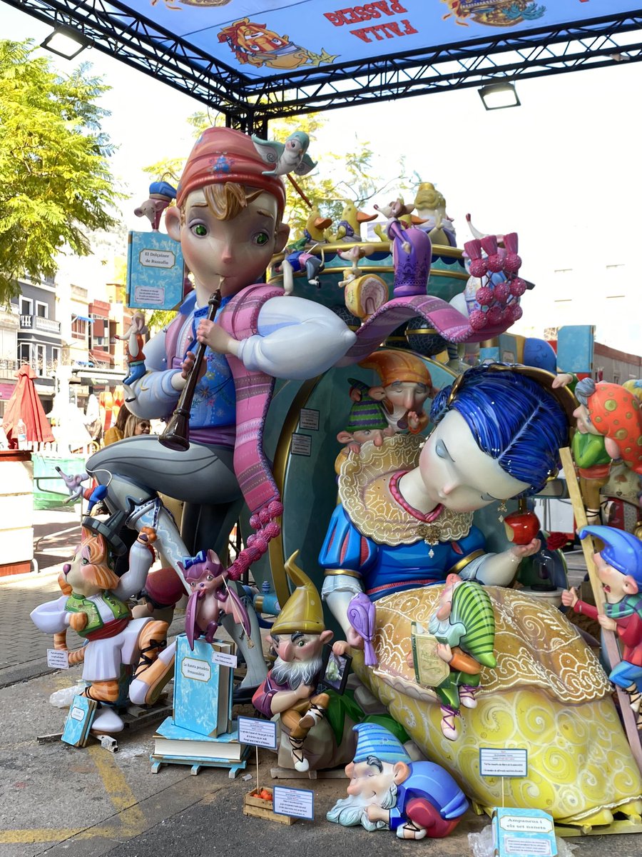 Falla Passeig tweet media