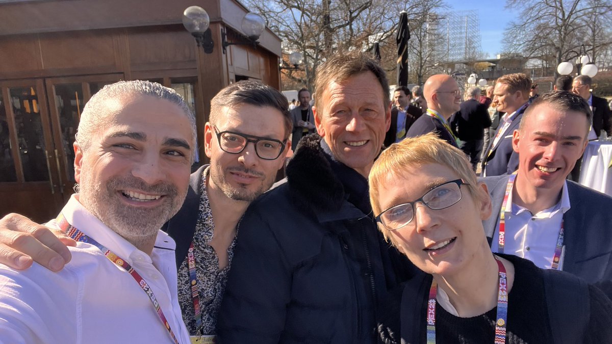CihanDuezguen's tweet photo. Treffen mi der alten Familie ❤️ #PEX23 https://t.co/VHraYYCBTa