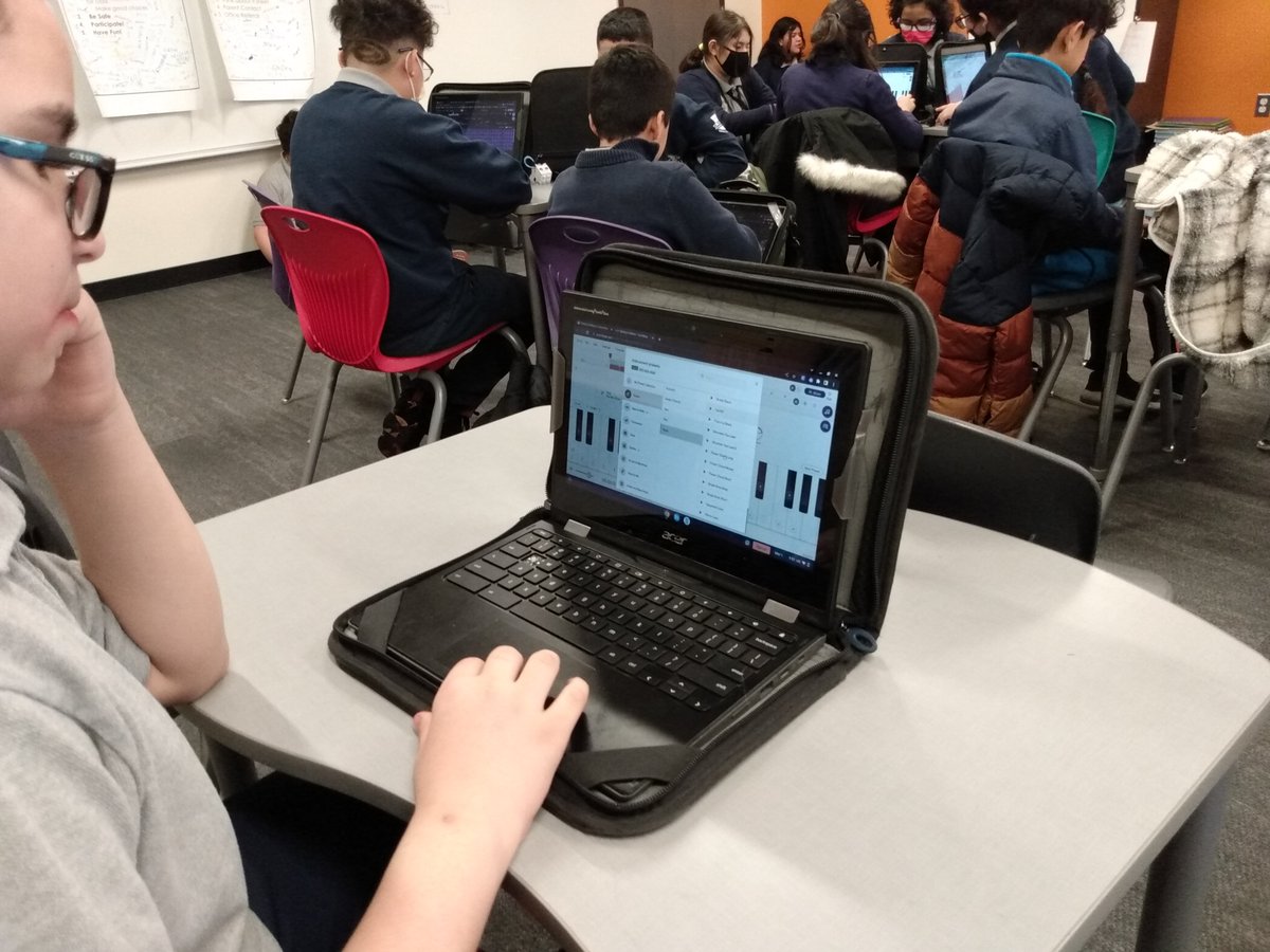 CLASSROOM CLOSEUP 👀

Mr. Hart's 5th grade music class at Sherlock is learning to how record and create their own music using an app called <a href="/soundtrap/">Soundtrap for Education 🎶</a> 🎹🎶

#WeMoveForwardTogether #SomosSherlock #DownloadTheCiceroSD99MobileAppToday