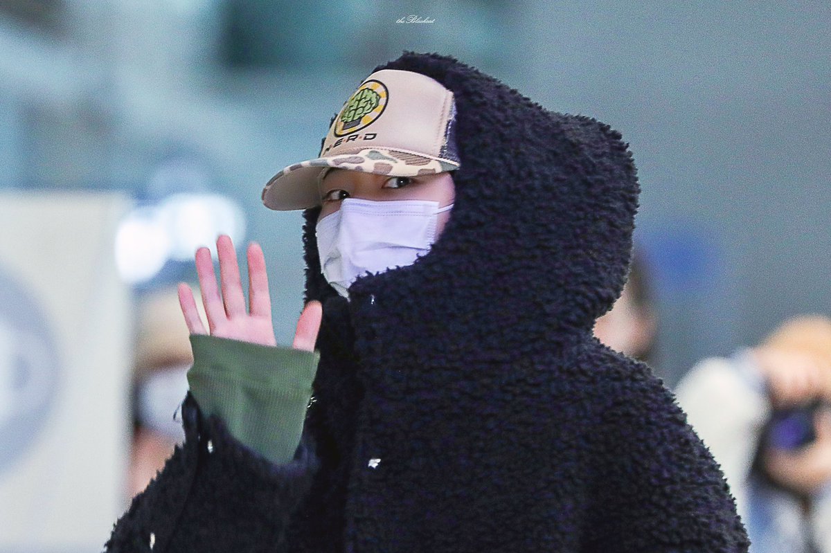 230316 ICN #ZICO #지코 
공연 잘 하고 와요👋👋