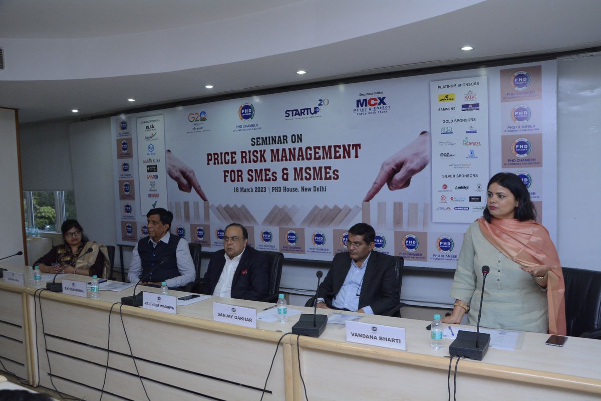 Vandanabharti80's tweet image. In a Seminar organized by #PHDChamber in association with #MCX on hedging in Base metals