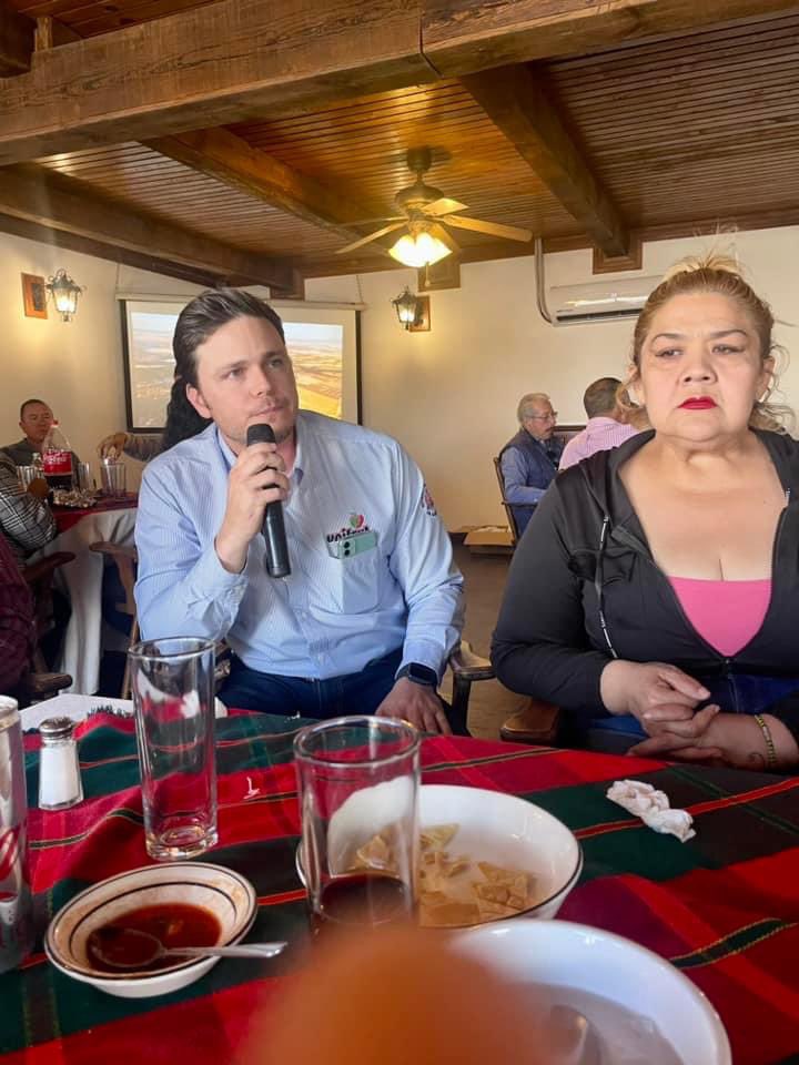 OmarBazanChih's tweet photo. Emotiva reunión con amigos y amigas de la Región del Municipio de Guerrero donde pudimos escuchar gestiones y fortalecer el compromiso por un mejor Chihuahua https://t.co/lm6SkfcwVi