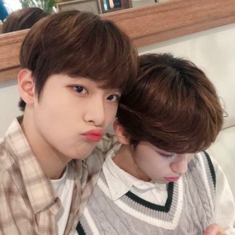 beoys520's tweet photo. 오성민 차웅기
둘 다 레벨테스트 시그널송테스트 싹 다 통편집 당함
리액션만 남고 춤추고 노래하는 거 다 잘림
지금 둘 다 44위 34위라 안정권 밖인데다가
내일 오전 10시에 투표 마감ㅋㅋㅋㅋ
근데 오늘에서야 사람들이 알게 돼서... 마음이 안 좋음 https://t.co/c1LvBh3dp3