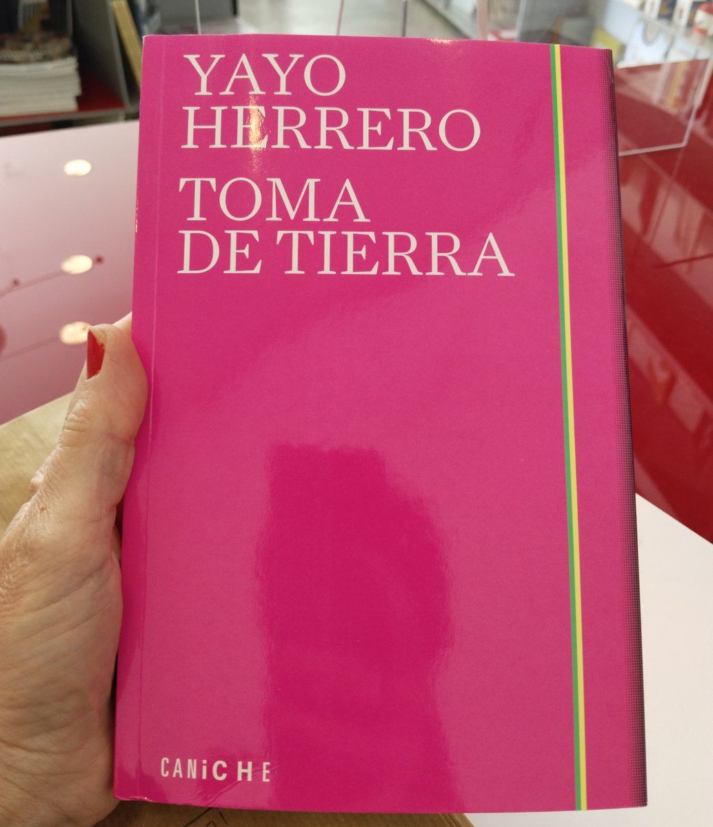 EsBaluardTienda's tweet photo. «Toma de tierra» recopila y ordena el pensamiento crítico de Yayo Herrero y lo activa en esta selección de textos, entrevistas y conferencias en la que toma cuerpo la palabra franca. @CanicheEd #LAPII https://t.co/evrMQAtDeP