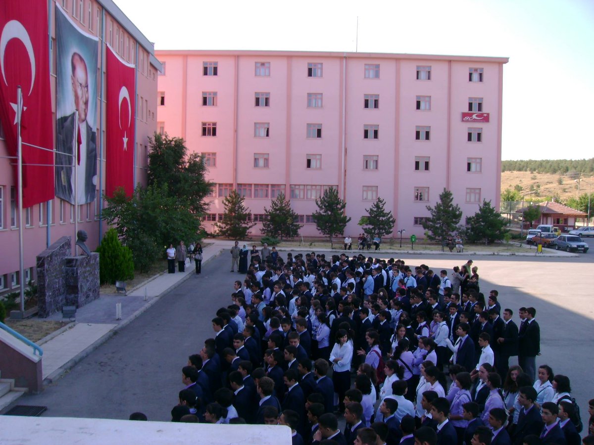 okanhalay's tweet photo. Hasan Ali Yücel Anadolu Öğretmen Lisesinde uzun yıllar görev yapmanın gururuyla  
Öğretmen okullarında okumuş tüm öğrencilerimin, bu okullarda görev yapmış, kısaca bütün meslektaşlarımın bu önemli günü yani 16 Mart öğretmen okullarının 175. Kuruluş yılını kutluyorum. https://t.co/UwEy1Cb7jD