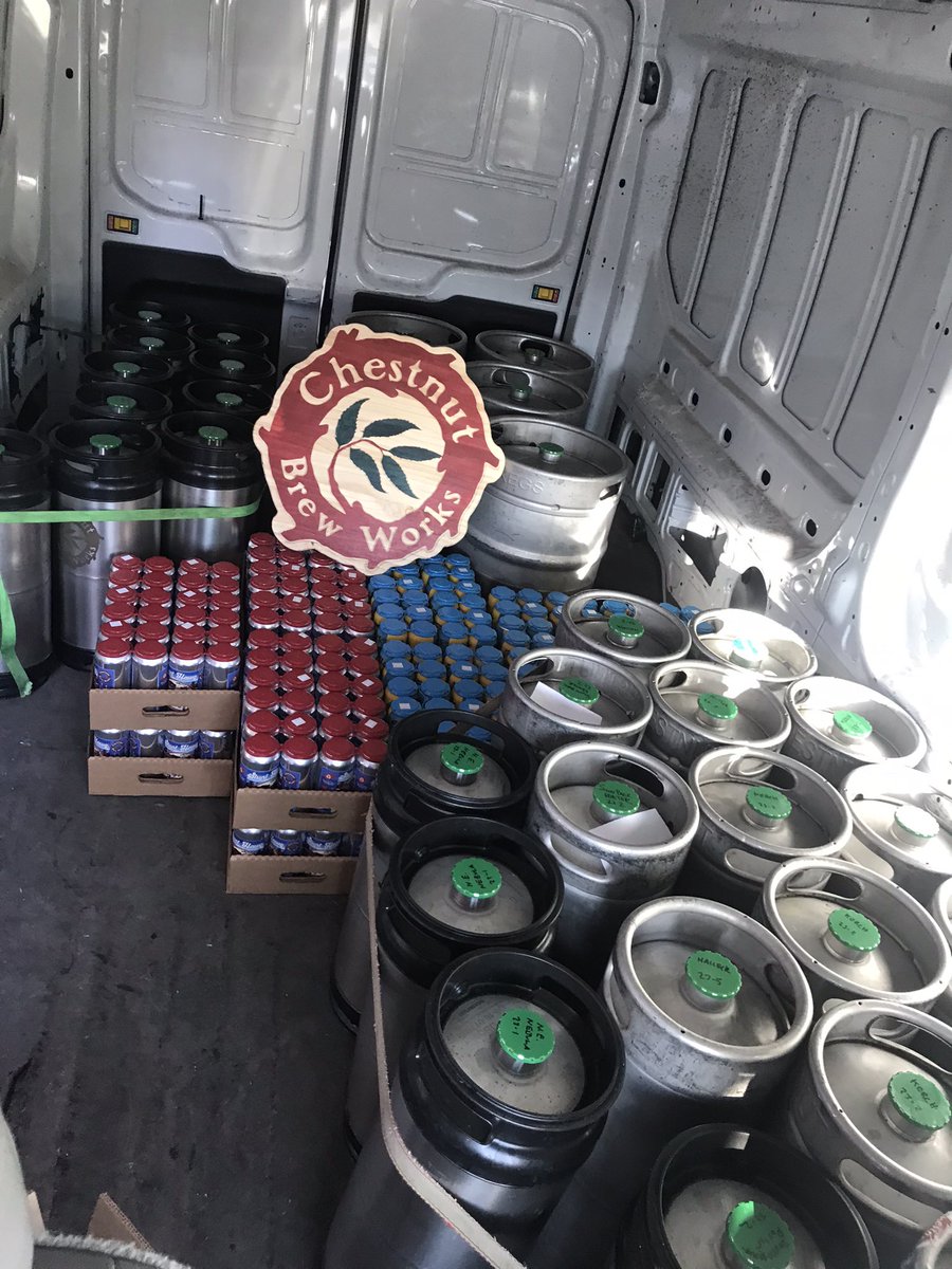 ChestnutBrews's tweet image. Watch out Teays Valley!! CBW Tap takeover at The Pallet Bar!! EIGHT different CBW beers on tap, including @3Guys__ collaboration Kerchev-ale!! #wvcraftbeer #CraftBeer #wvbeer