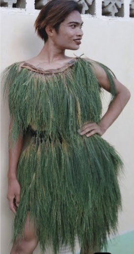 ogsinner_eve's tweet photo. Just made this new dress out of leaves #sewing #goals https://t.co/UMxhnTA62o
