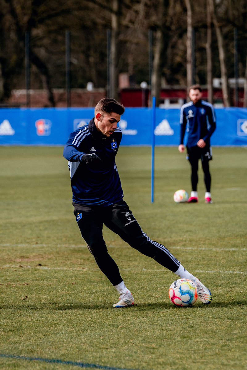 Get a defender that can do both! 👊🇪🇸 #nurderHSV | @javimontero14