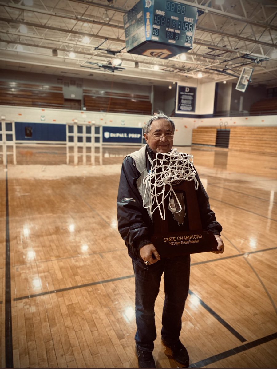 CoachDeeSneed's tweet photo. Thank you @depaulallin99 for this photo….it makes my heart smile. Maz the 🐐 https://t.co/UpFRQukwQ3