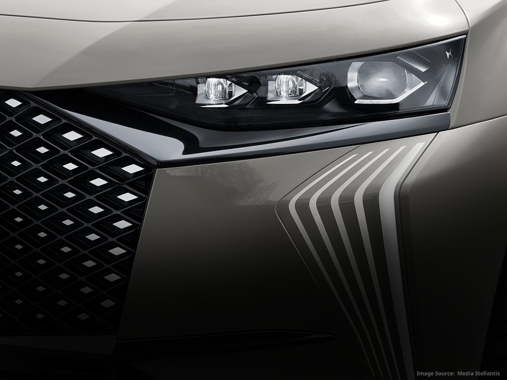 The impressive face-lift headlamps of the New DS 7, developed and produced in Venaria (Italy) by #MarelliAutomotiveLighting, offer everything drivers need. The headlights' optimized power consumption guarantee both a great light output and range. 

#Marelli