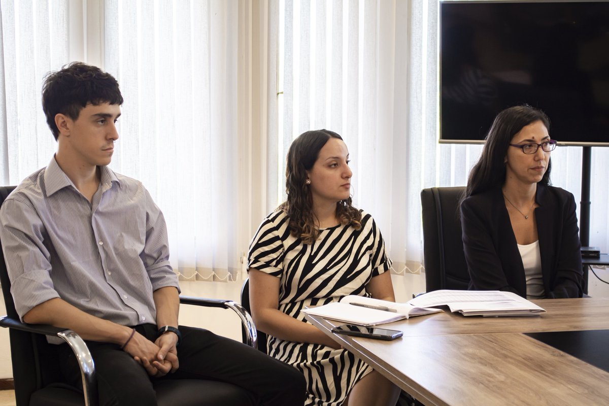 secindustrialr's tweet photo. ♻️ Se llevó a cabo la presentación del "Programa Federal de Acciones Sustentables".

✍🏼En la reunión se trató la firma de un convenio entre el @mintrabajo_lr, CFI y @unlaroficial, el cual permitirá la capacitación de profesionales para la ejecución del proyecto. https://t.co/eyj5ZUKfWz
