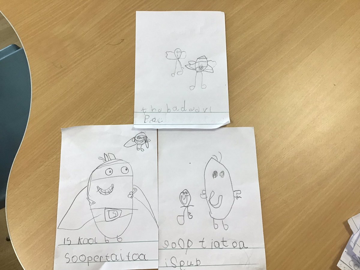 CloverfieldsSch's tweet photo. Polar Bears using their phonic knowledge @MonsterPhonics in drawing club this afternoon when describing characters from the story.
#CloverfieldsEYFS #CloverfieldsWriting https://t.co/dHaJ4hVfy5