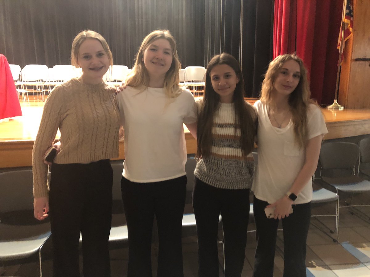 SheridanGeneral's tweet photo. Talk about hardworking students.  These students volunteered their time to setup, decorate, serve dinner, and cleanup for the National Honor Society Banquet.  They did a fabulous job!! https://t.co/l7gLcnnc4Q