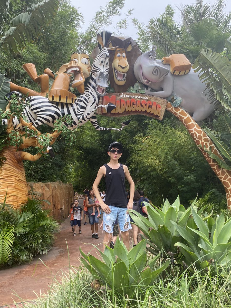 eualexleal's tweet photo. Killing the nostalgia of being a child.🧸🎠🎢 

#BetoCarrero #BetoCarreroWorld #CrazyRiver #Madagascar #Penha #PenhaSc #SantaCatarina #SantaCatarinaFotos #SC https://t.co/UQpLQpKZq6